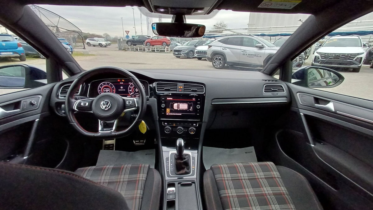 Volkswagen Golf GTI Performance 2.0 245 CV TSI DSG 5p. BMT (11)