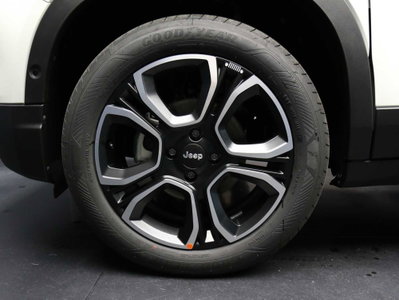 Jeep Avenger 1.2 turbo Summit fwd 100cv (7)