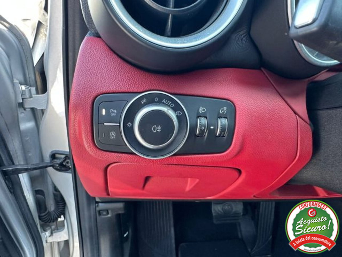 Alfa Romeo Giulia 2.2 Turbodiesel 190 CV AT8 Lusso (6)