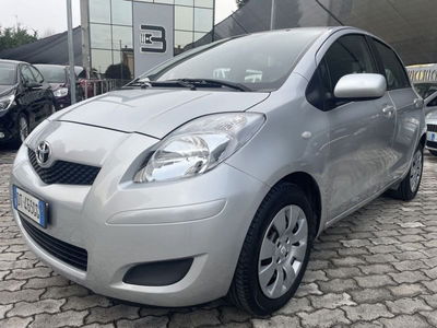 Toyota Yaris 1.3 5 porte Sol usata