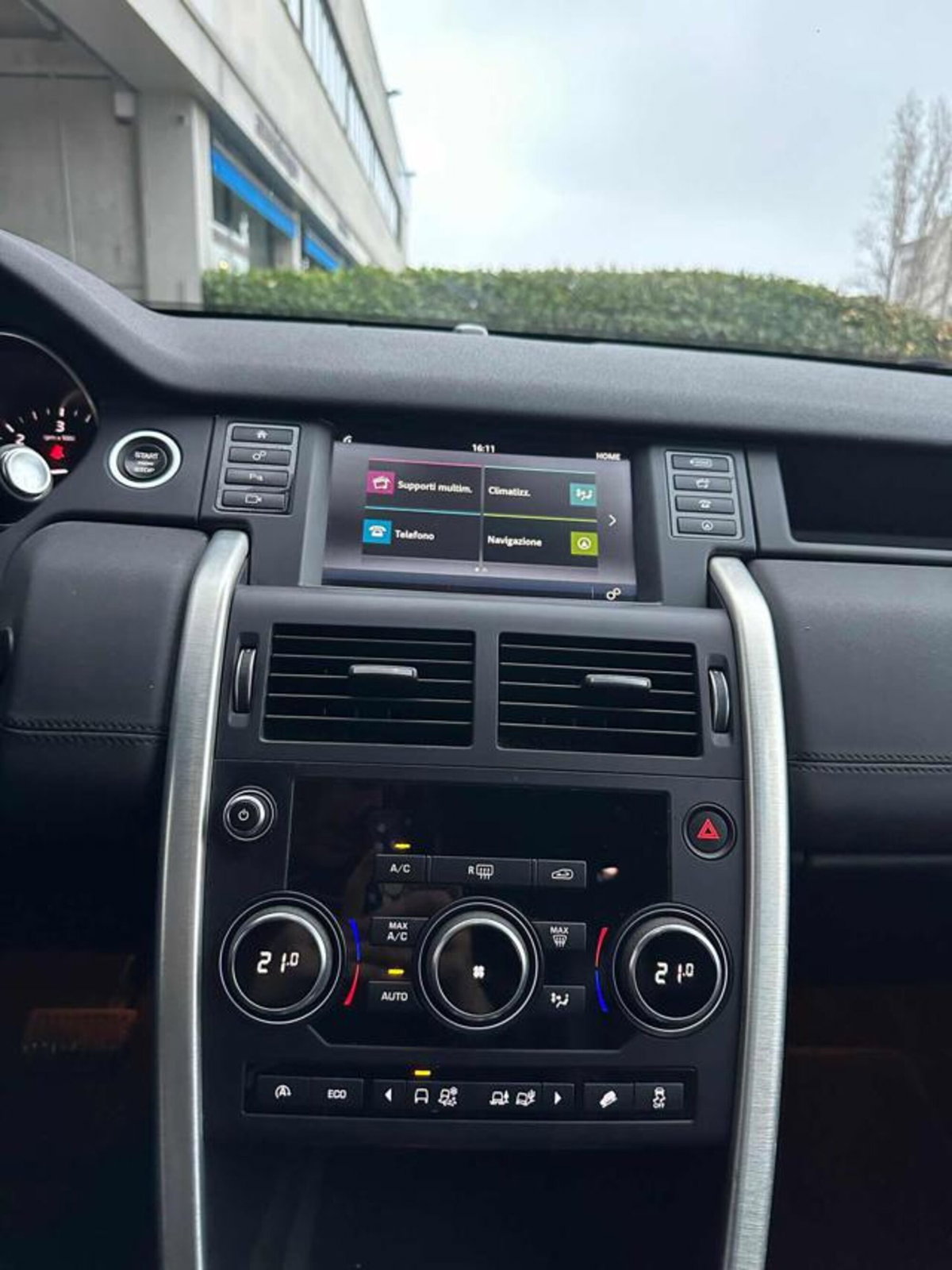Land Rover Discovery Sport 2.0 TD4 150 CV HSE (14)