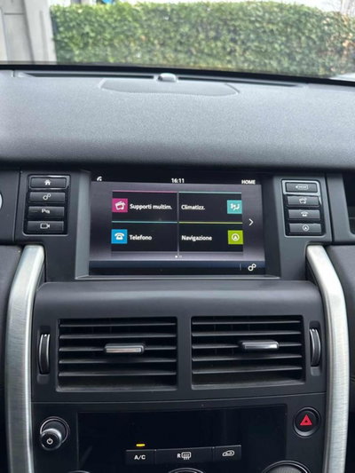 Land Rover Discovery Sport 2.0 TD4 150 CV HSE (17)