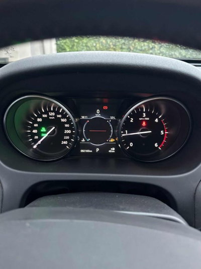 Land Rover Discovery Sport 2.0 TD4 150 CV HSE (18)