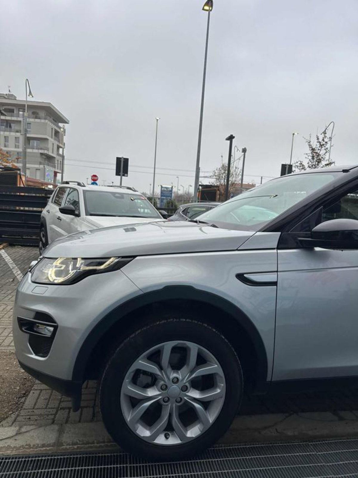 Land Rover Discovery Sport 2.0 TD4 150 CV HSE (5)