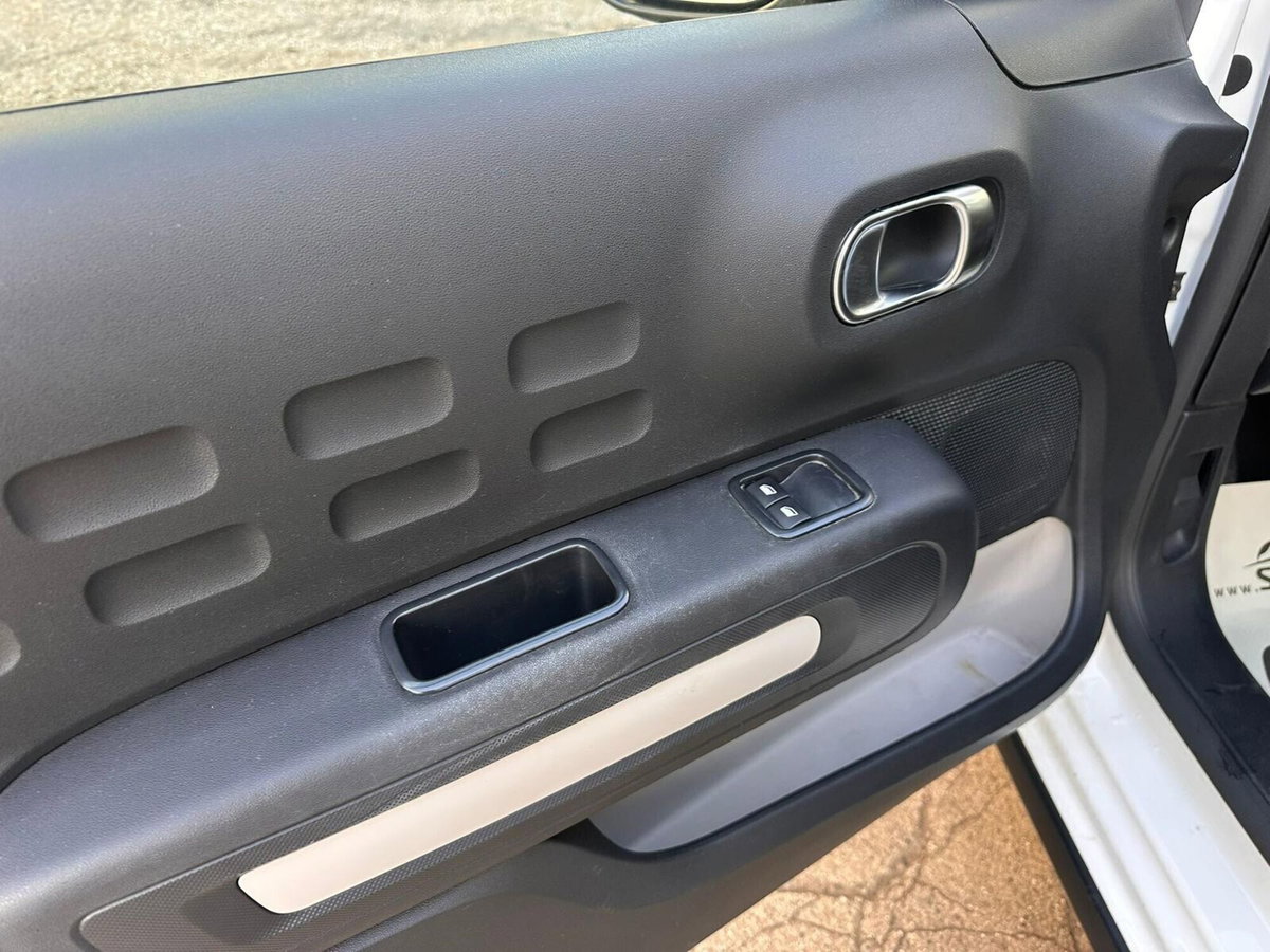Citroen C3 BlueHDi 100 S&S Feel Pack (10)