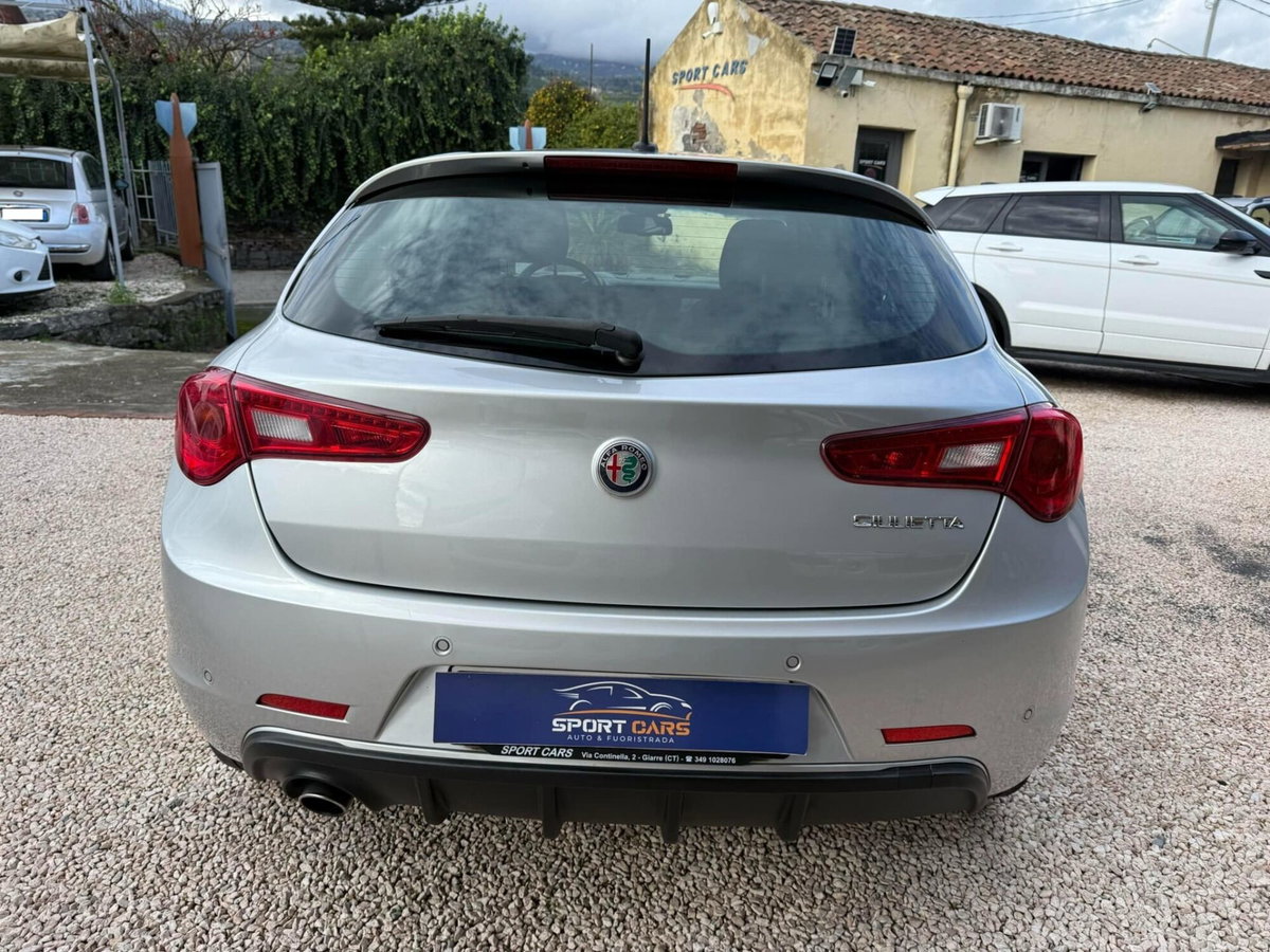 Alfa Romeo Giulietta 1.6 JTDm Ti 120cv (8)