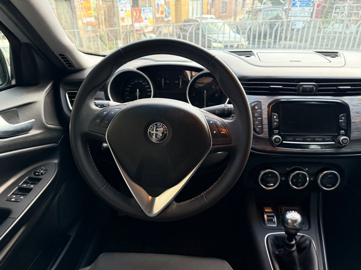 Alfa Romeo Giulietta 1.6 JTDm Ti 120cv (10)