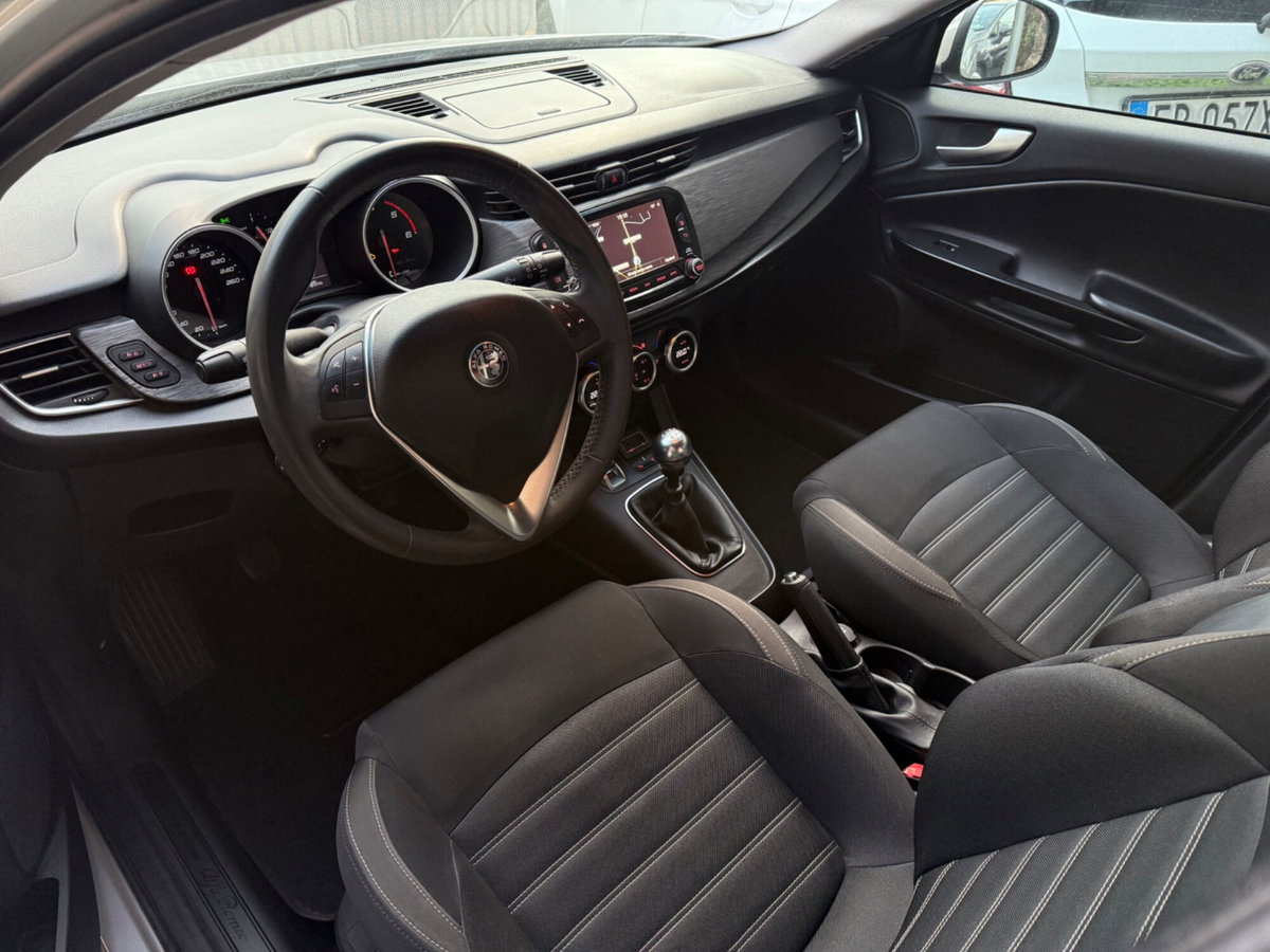 Alfa Romeo Giulietta 1.6 JTDm Ti 120cv (14)