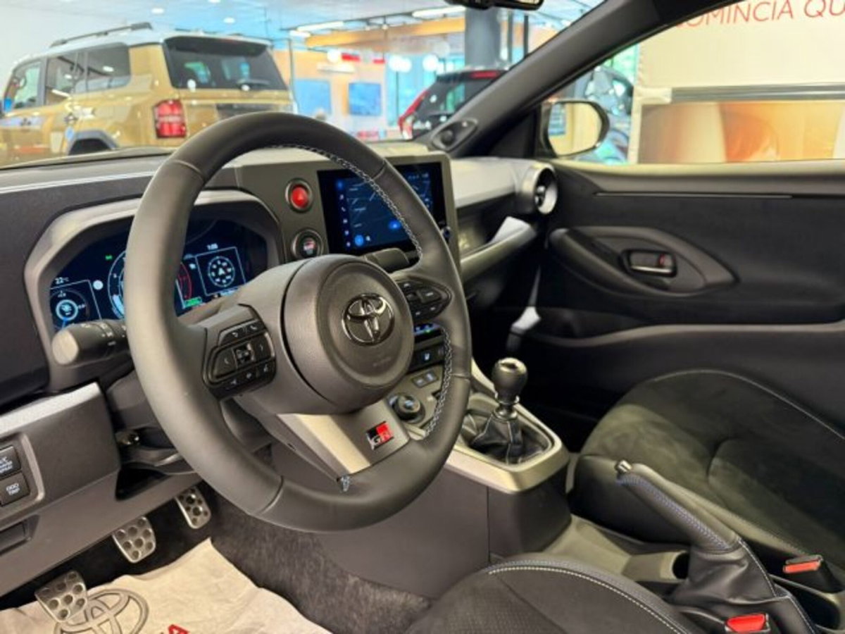 Toyota GR Yaris 1.6 Rovanpera Special Edition imt-6 (10)