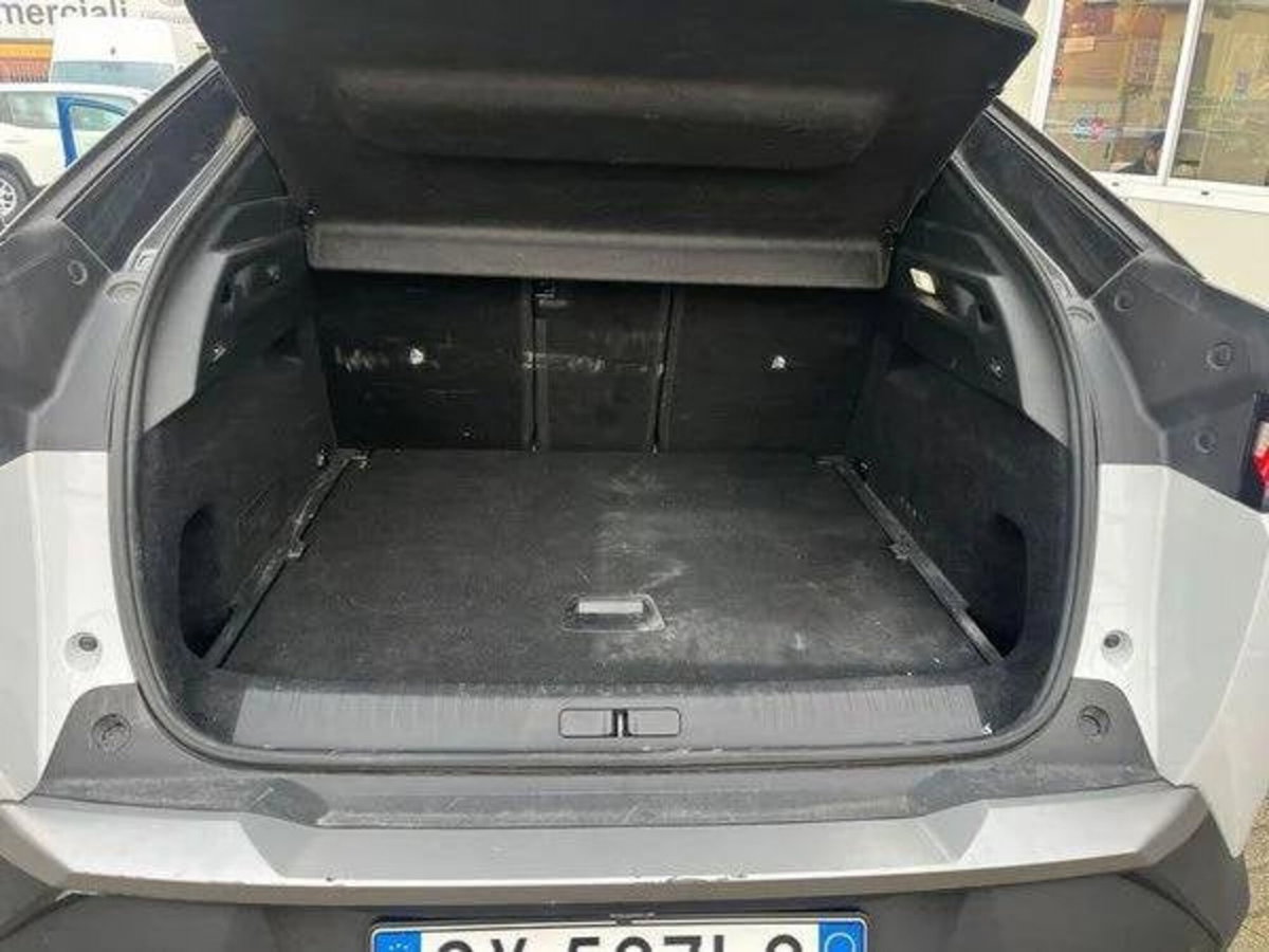 Peugeot 3008 73 kWh GT (11)