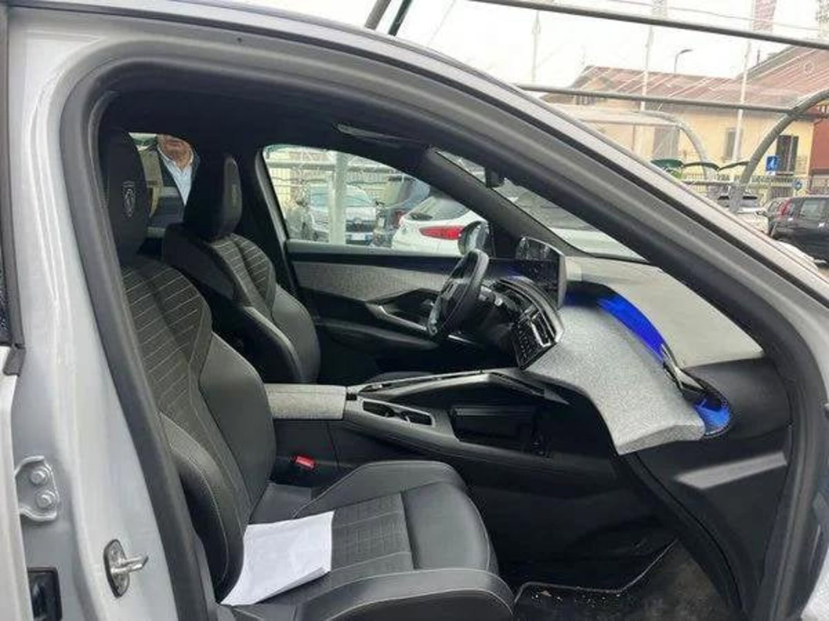 Peugeot 3008 73 kWh GT (12)