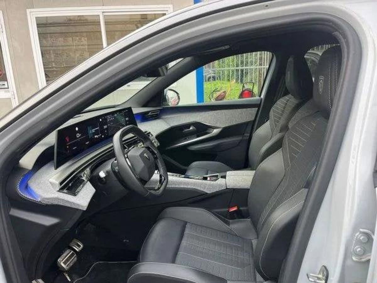 Peugeot 3008 73 kWh GT (13)
