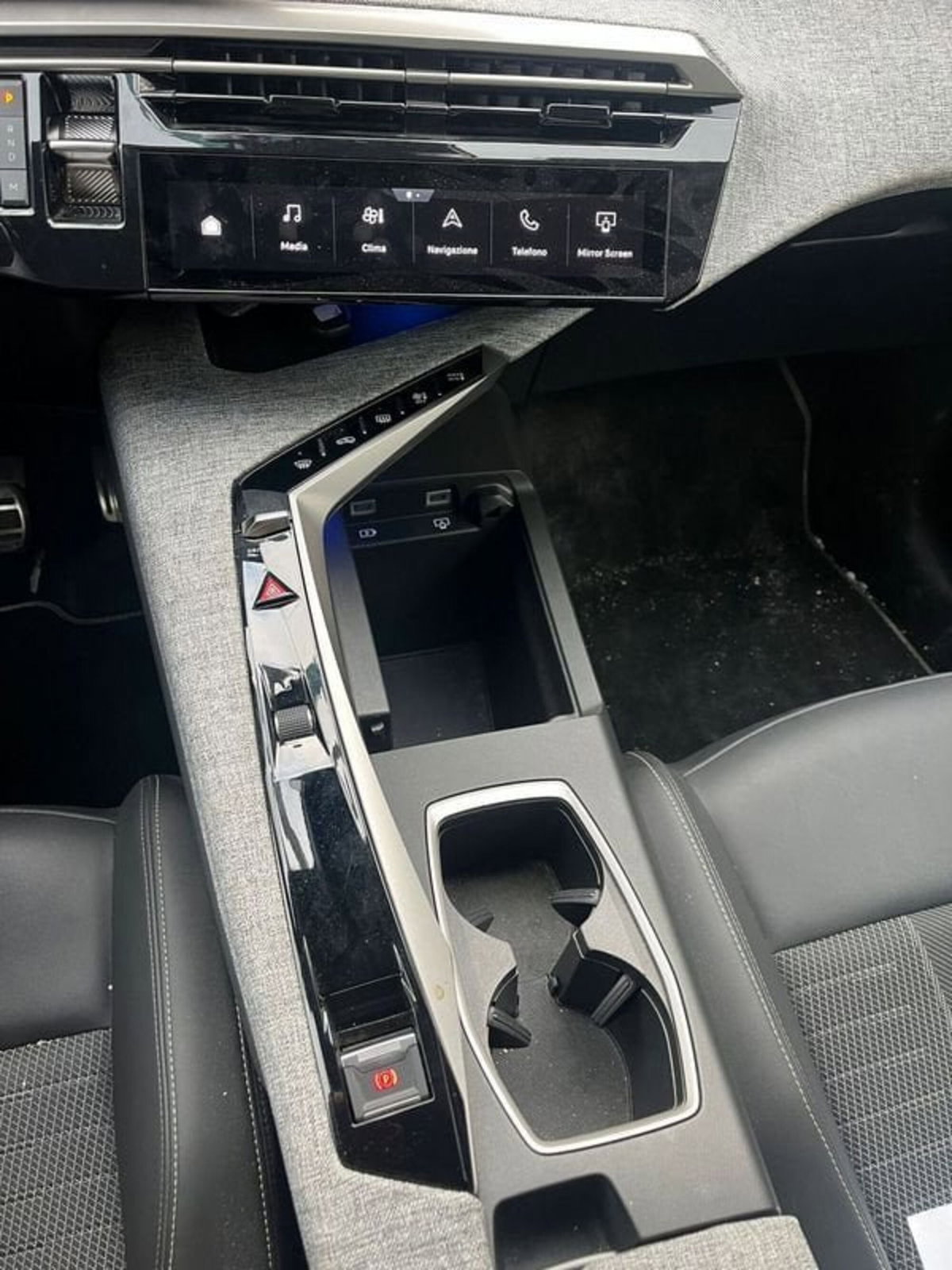 Peugeot 3008 73 kWh GT (17)