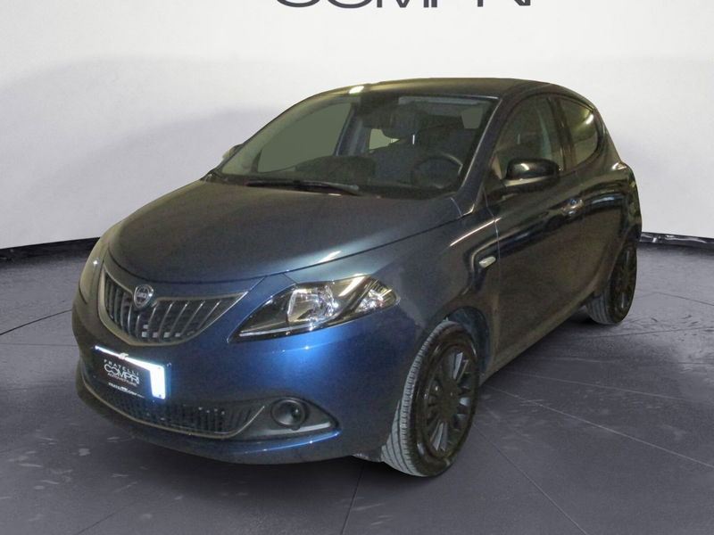 Lancia Ypsilon 1.0 FireFly 5 porte S&S Hybrid Ecochic Silver