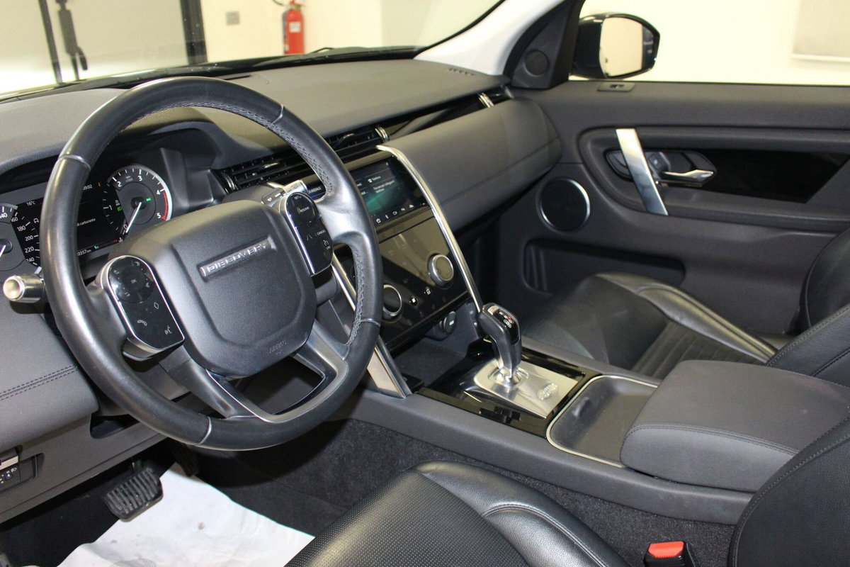 Land Rover Discovery Sport 2.0 TD4 150 CV SE (7)