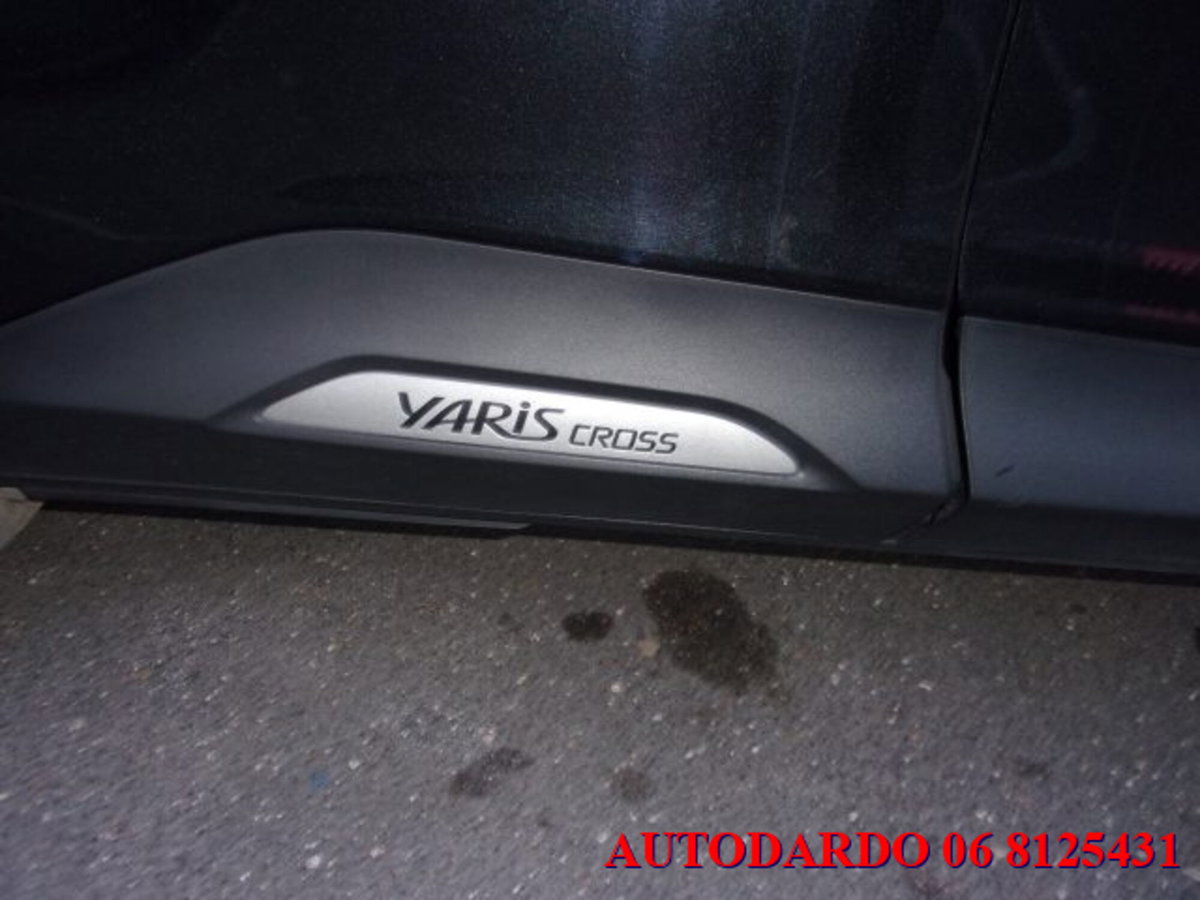 Toyota Yaris Cross 1.5h GR Sport Black Sky fwd 116cv e-cvt (12)