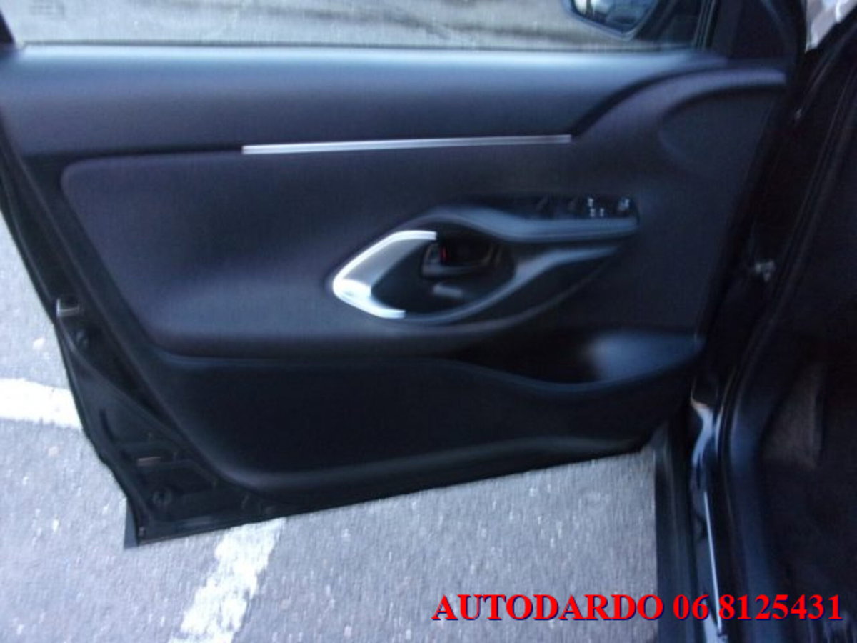 Toyota Yaris Cross 1.5h GR Sport Black Sky fwd 116cv e-cvt (20)
