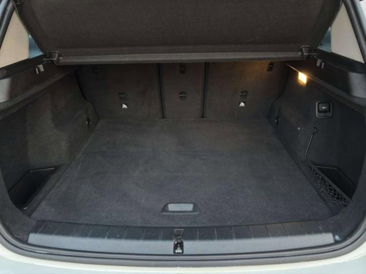 BMW X1 sDrive18d Advantage (15)