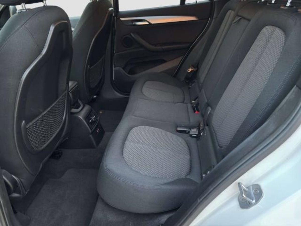 BMW X1 sDrive18d Advantage (9)