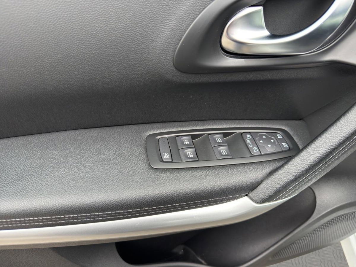 Renault Kadjar dCi 8V 115CV EDC Intens (18)