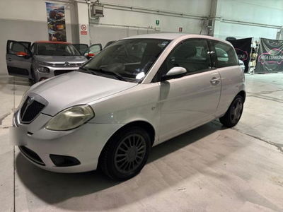 Lancia Ypsilon 1.3 MJT 75 CV New Oro usata