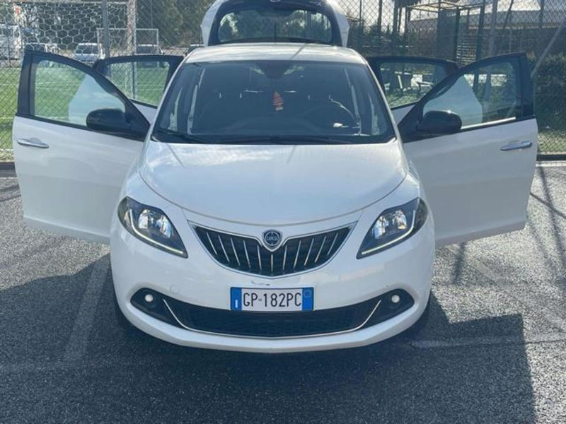 Lancia Ypsilon 1.0 FireFly 5 porte S&S Hybrid Gold Plus