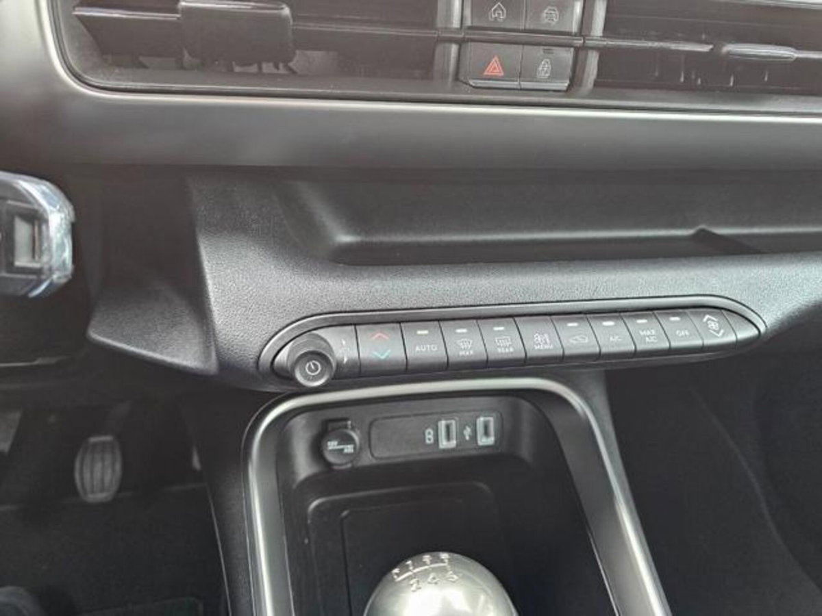 Jeep Avenger 1.2 turbo Altitude fwd 100cv (19)