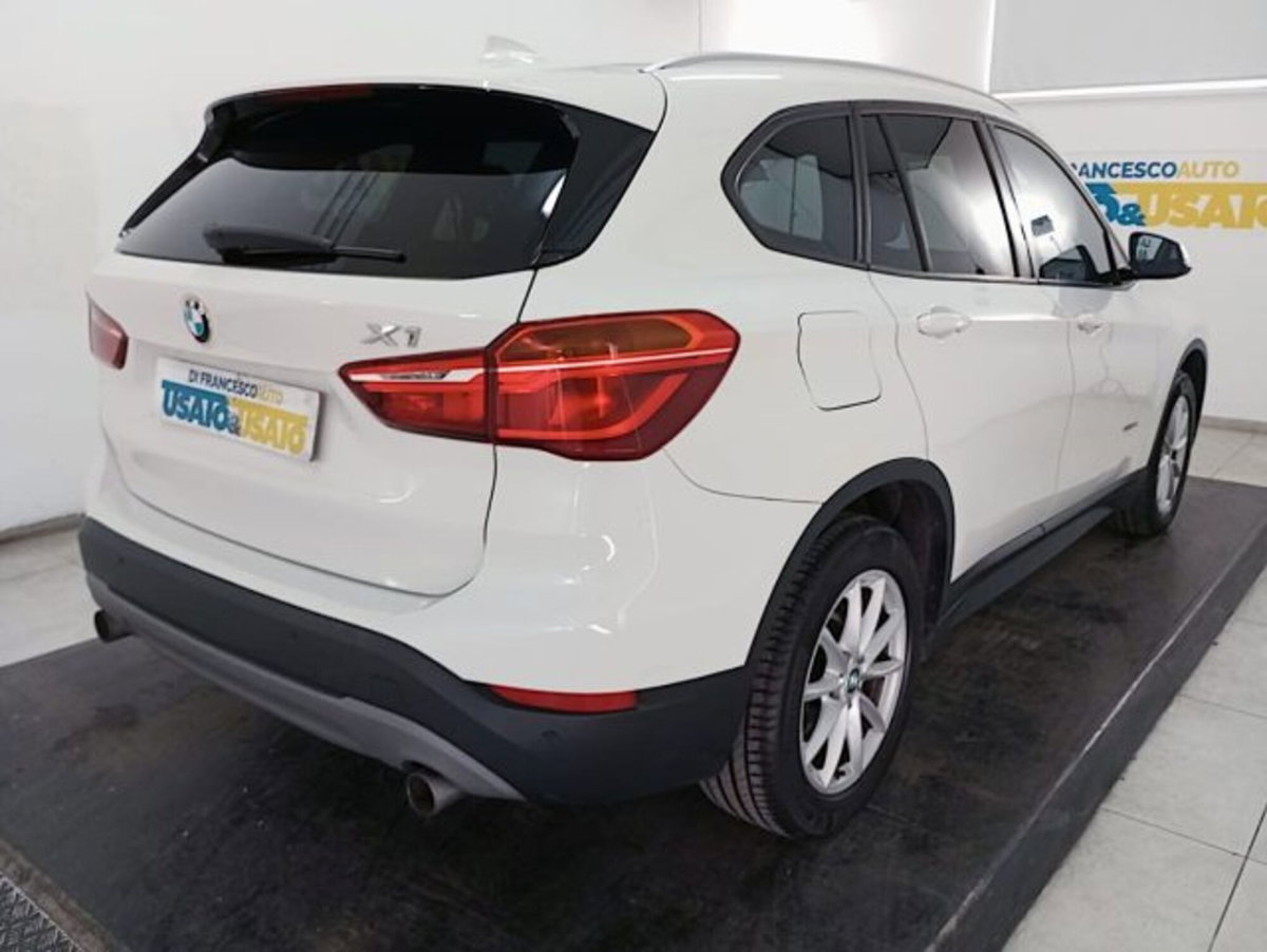 BMW X1 xDrive20d Business (2)