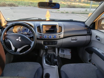 Mitsubishi L200 2.5 DI-D Double Cab Invite (4)