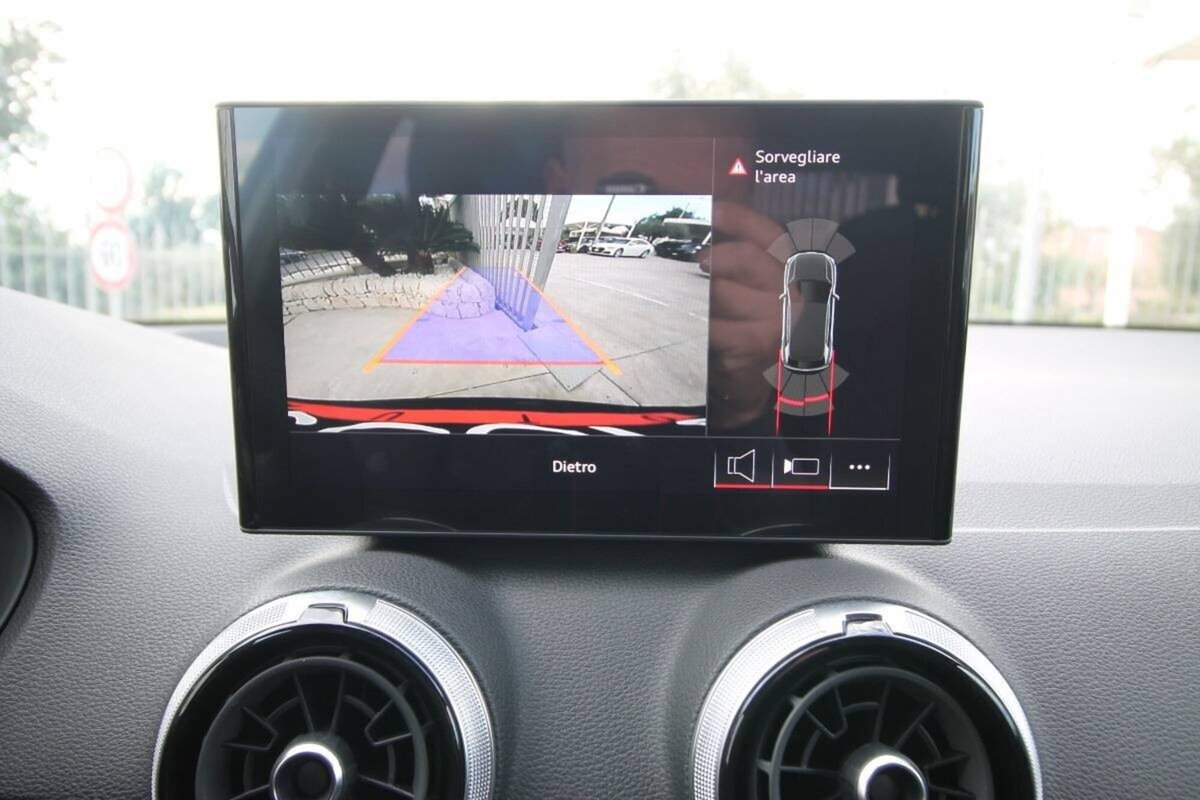 Audi Q2 Q2 35 TFSI Identity Black (11)