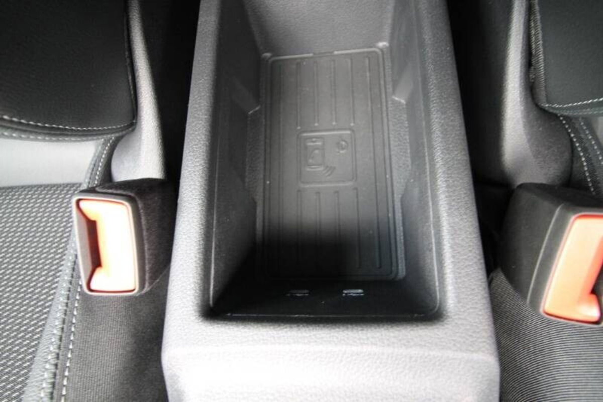 Audi Q2 Q2 35 TFSI Identity Black (14)