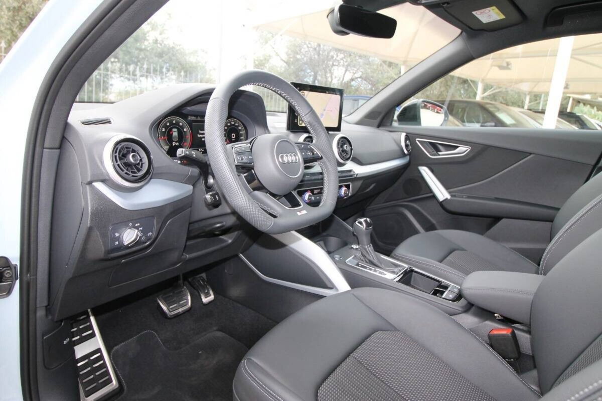 Audi Q2 Q2 35 TFSI Identity Black (16)