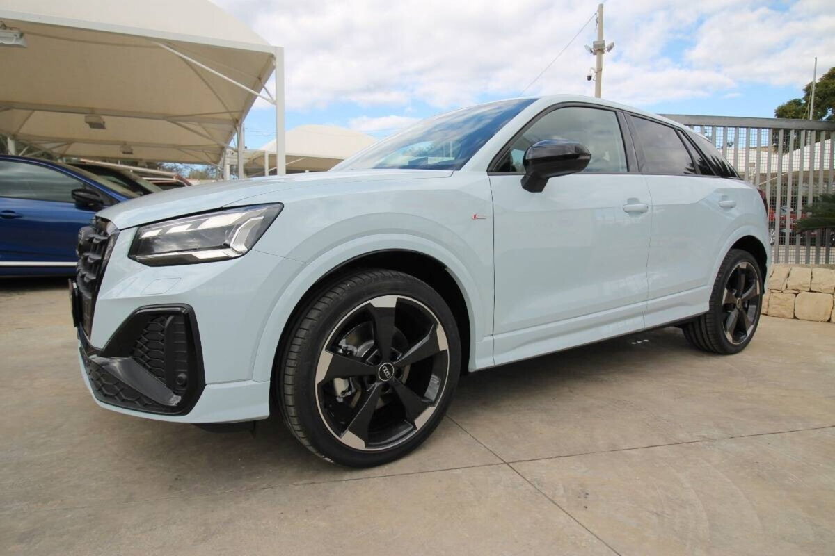 Audi Q2 Q2 35 TFSI Identity Black (3)