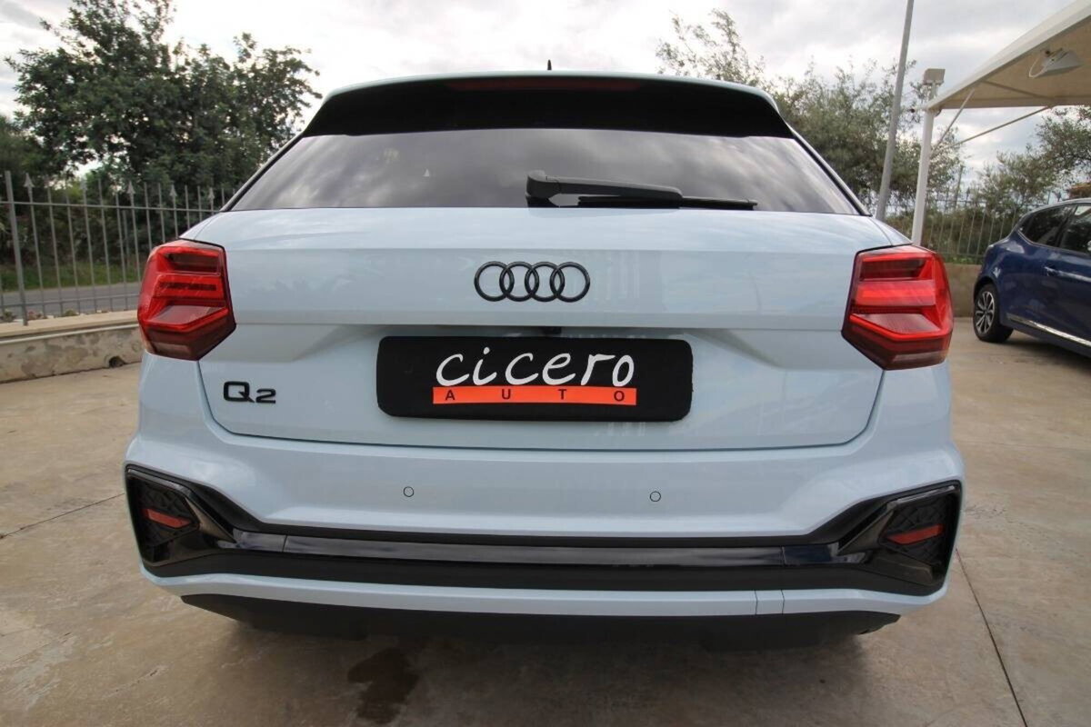 Audi Q2 Q2 35 TFSI Identity Black (5)