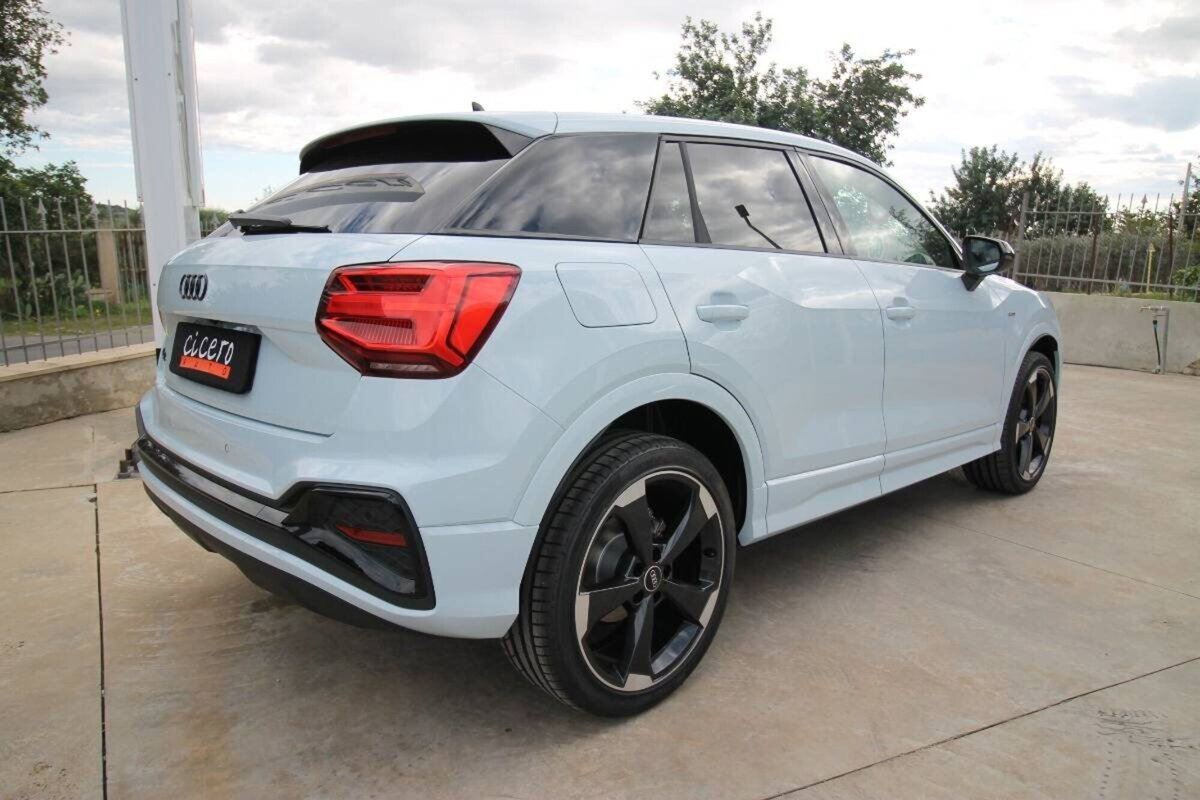 Audi Q2 Q2 35 TFSI Identity Black (6)