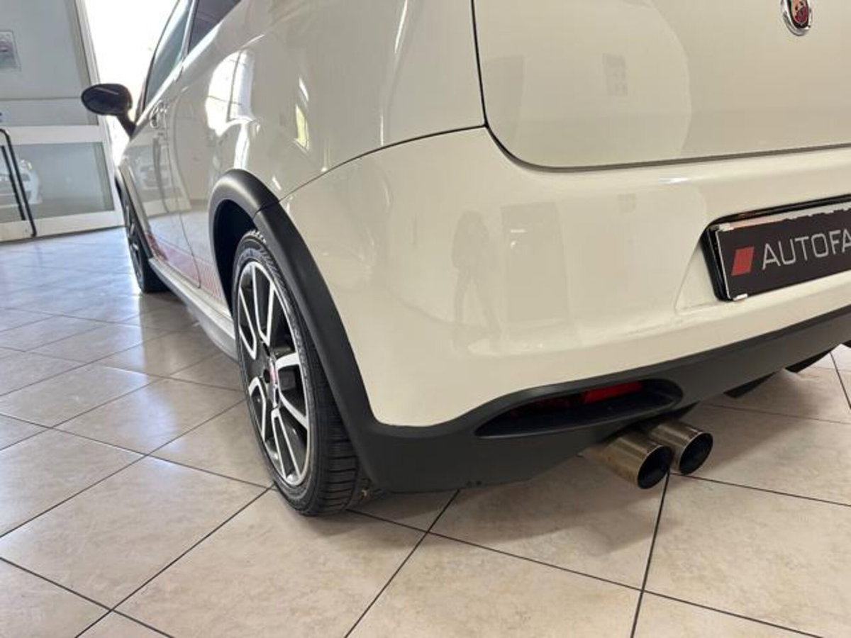 Abarth Grande Punto 1.4 T-Jet 16V 3 porte (11)