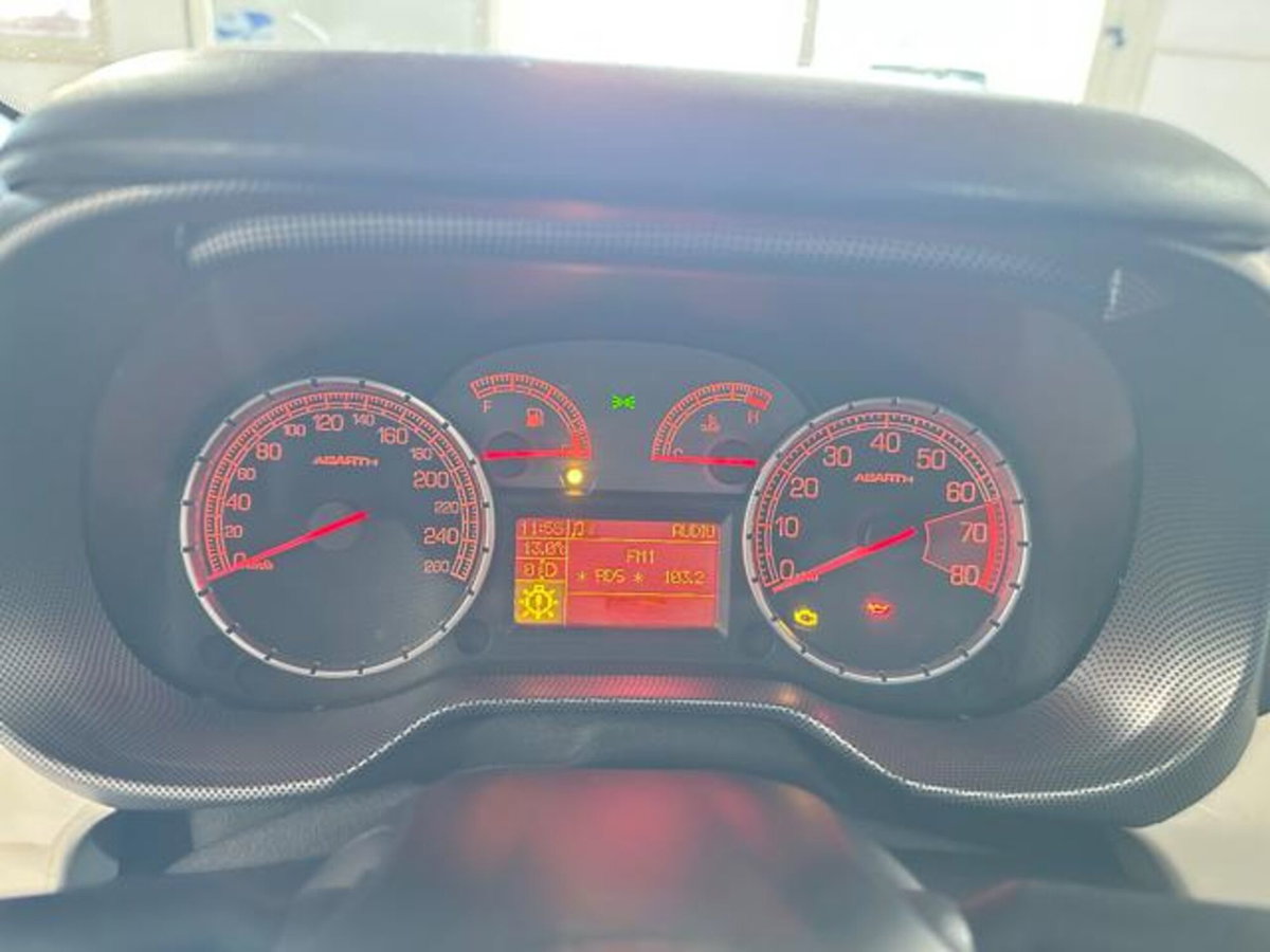 Abarth Grande Punto 1.4 T-Jet 16V 3 porte (14)