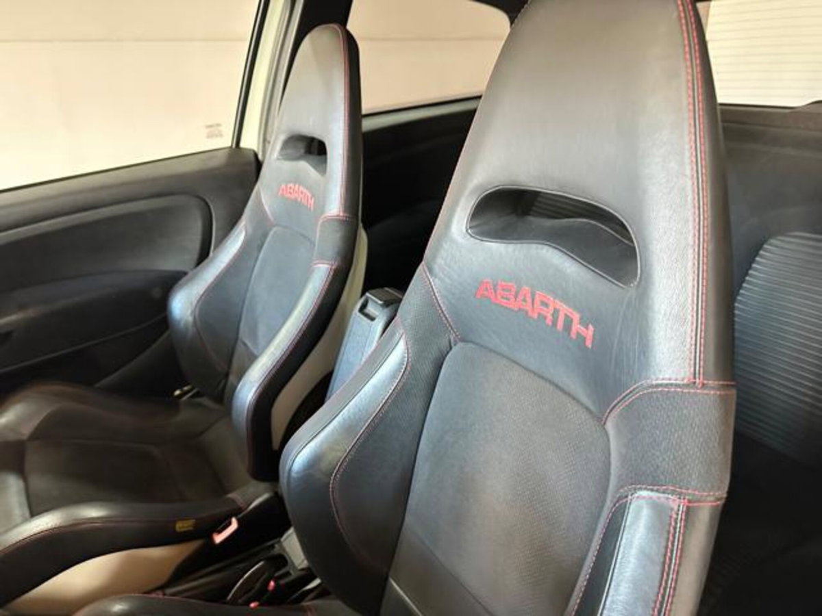 Abarth Grande Punto 1.4 T-Jet 16V 3 porte (4)