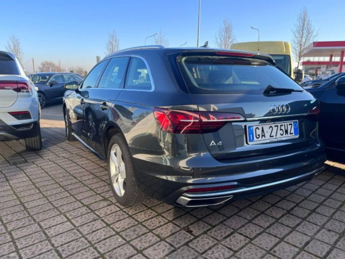 Audi A4 Avant 35 TDI/163 CV S tronic Business Advanced (10)