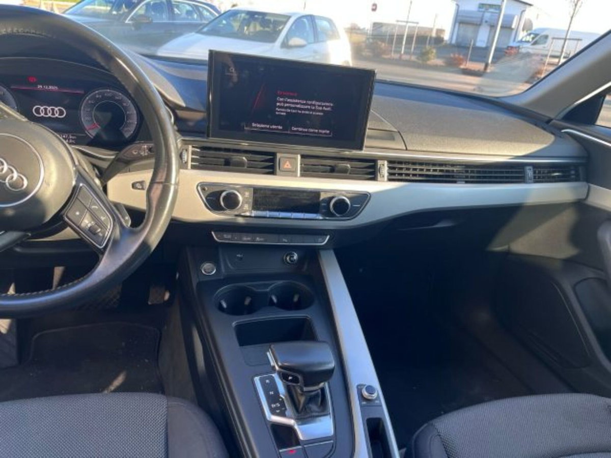 Audi A4 Avant 35 TDI/163 CV S tronic Business Advanced (6)