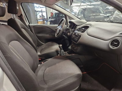 Fiat Punto 1.3 MJT II 75 CV 5 porte Young (12)