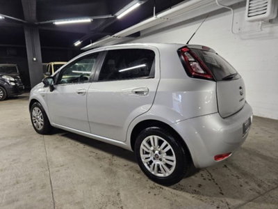 Fiat Punto 1.3 MJT II 75 CV 5 porte Young (6)