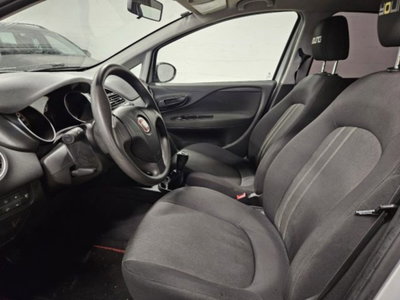 Fiat Punto 1.3 MJT II 75 CV 5 porte Young (8)