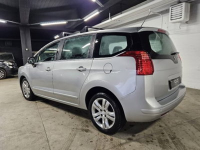 Peugeot 5008 1.6 e-HDi 115CV Stop&Start ETG6 Active (5)