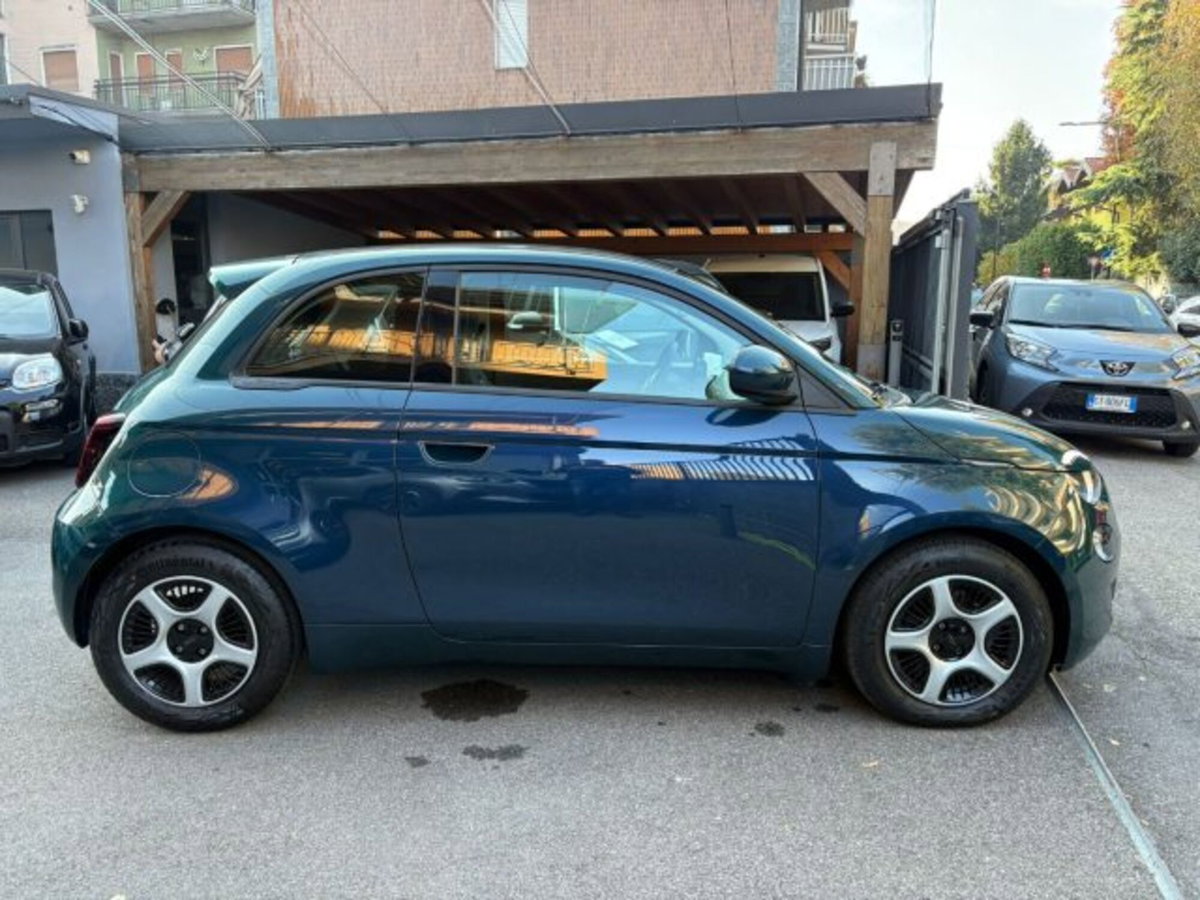Fiat 500e Icon Berlina 23,65 kWh (3)