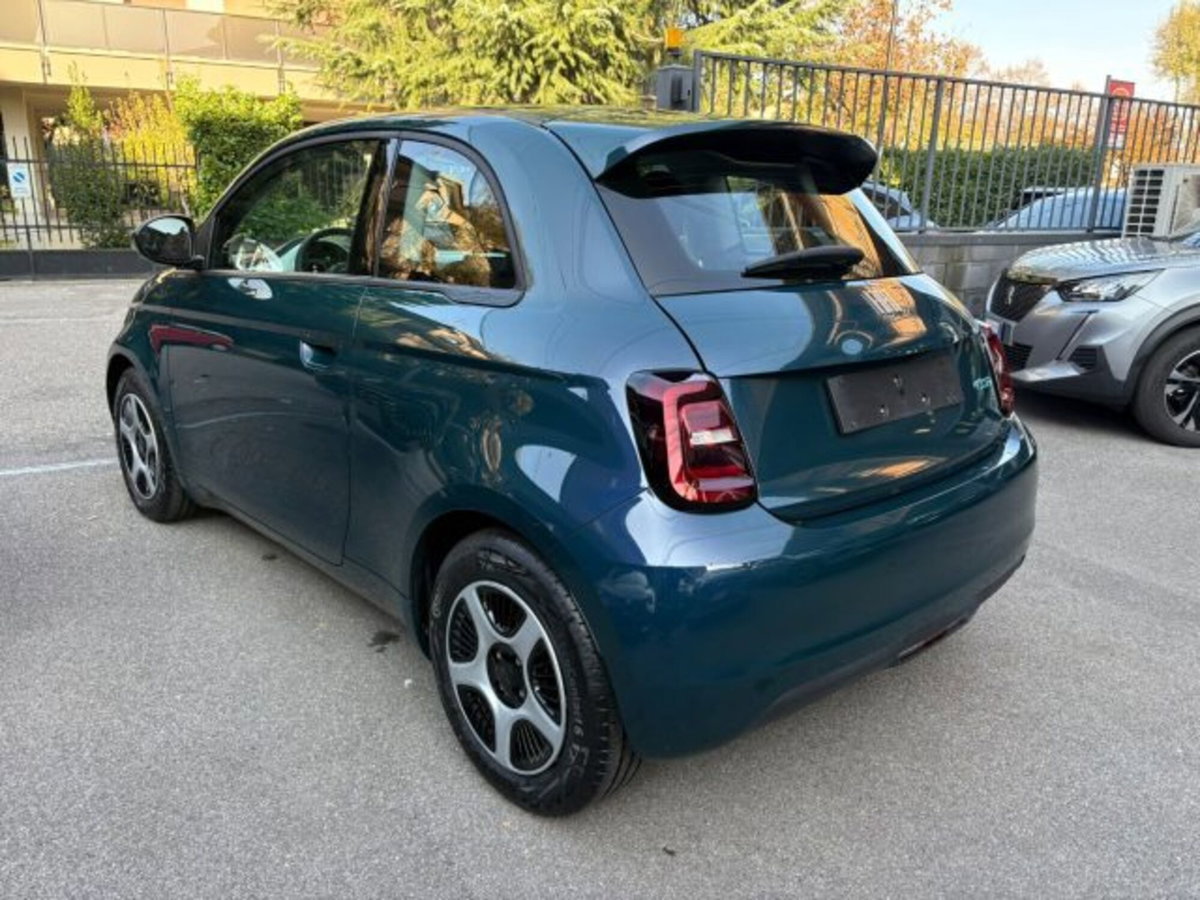 Fiat 500e Icon Berlina 23,65 kWh (5)