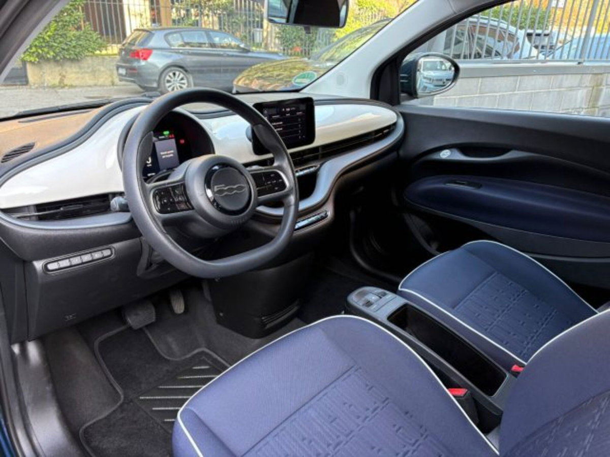 Fiat 500e Icon Berlina 23,65 kWh (6)