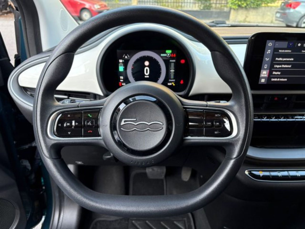 Fiat 500e Icon Berlina 23,65 kWh (9)