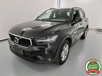 Volvo XC40 T3 Momentum Pro usata