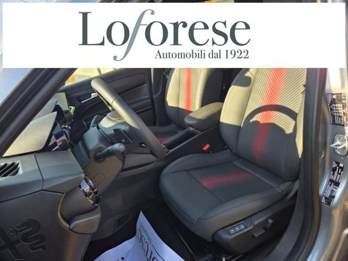 Alfa Romeo Junior 1.2 ibrida Speciale 145cv edct6 (10)